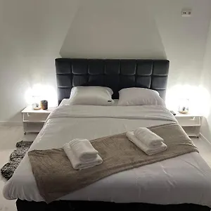 Apartment Prachtige In Centrum Met Badkamer !