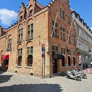 Salvators 3*, Brugge België